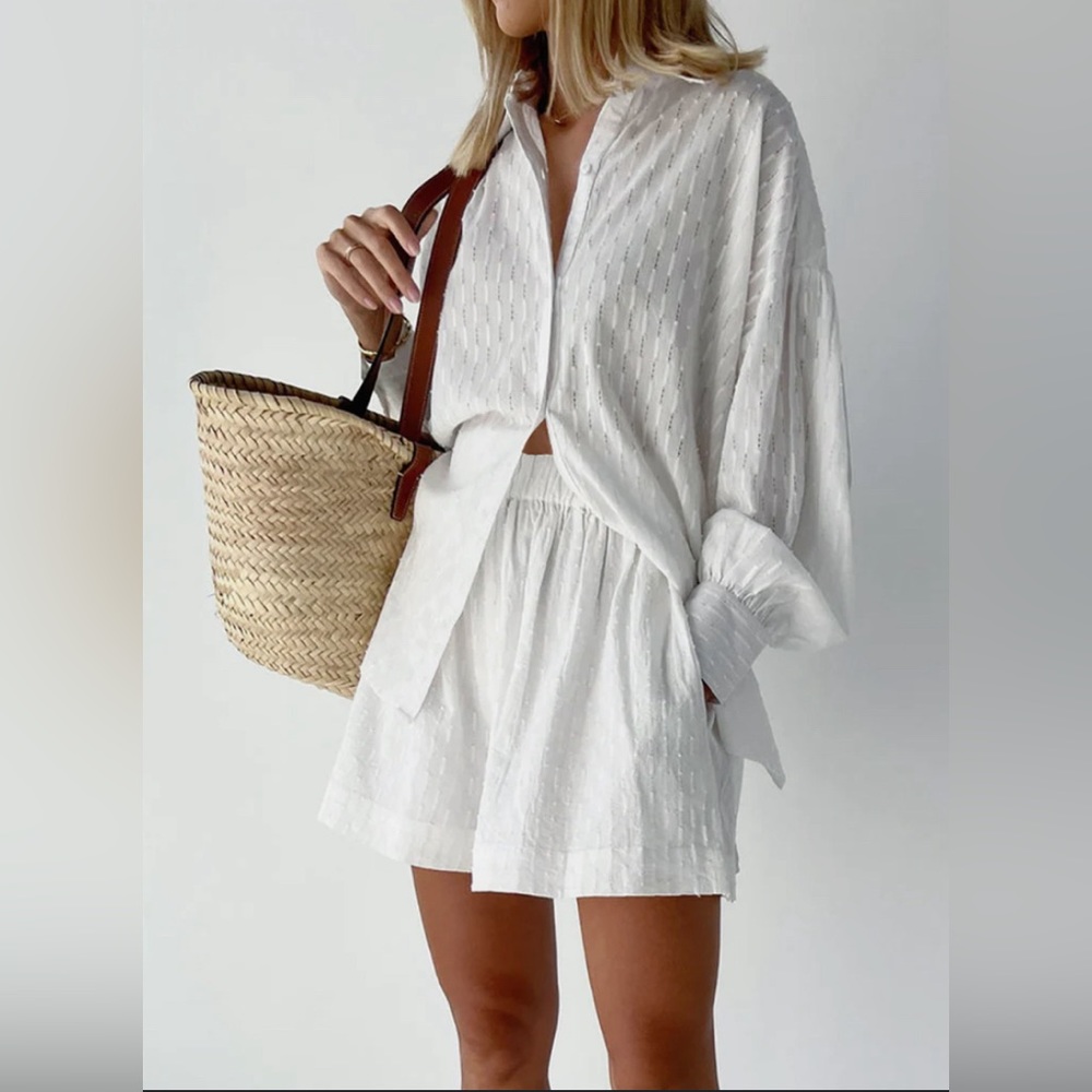 Commense White Set. Utility coverup
